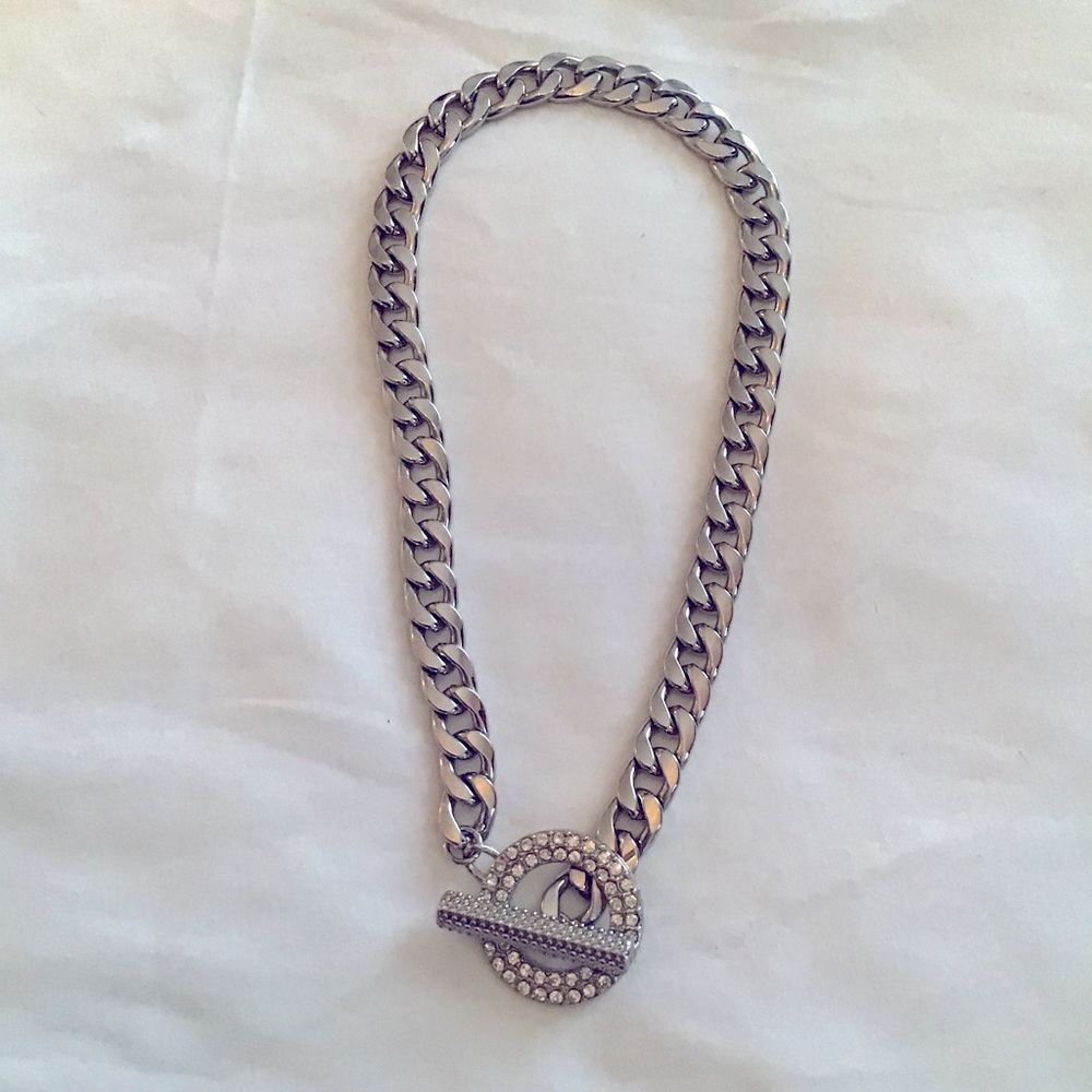 Necklace with rhinestones